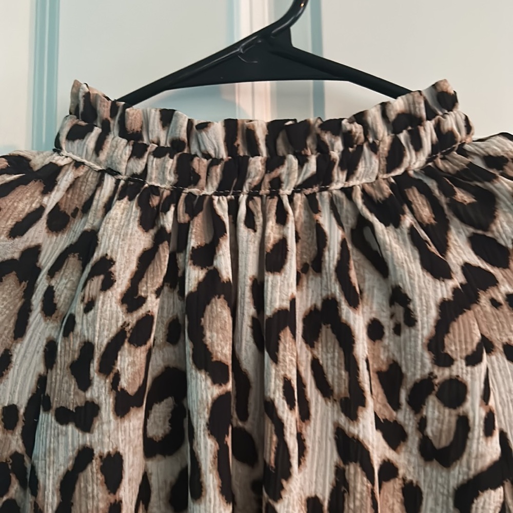 Leopard print Loft blouse - Picture 2 of 5